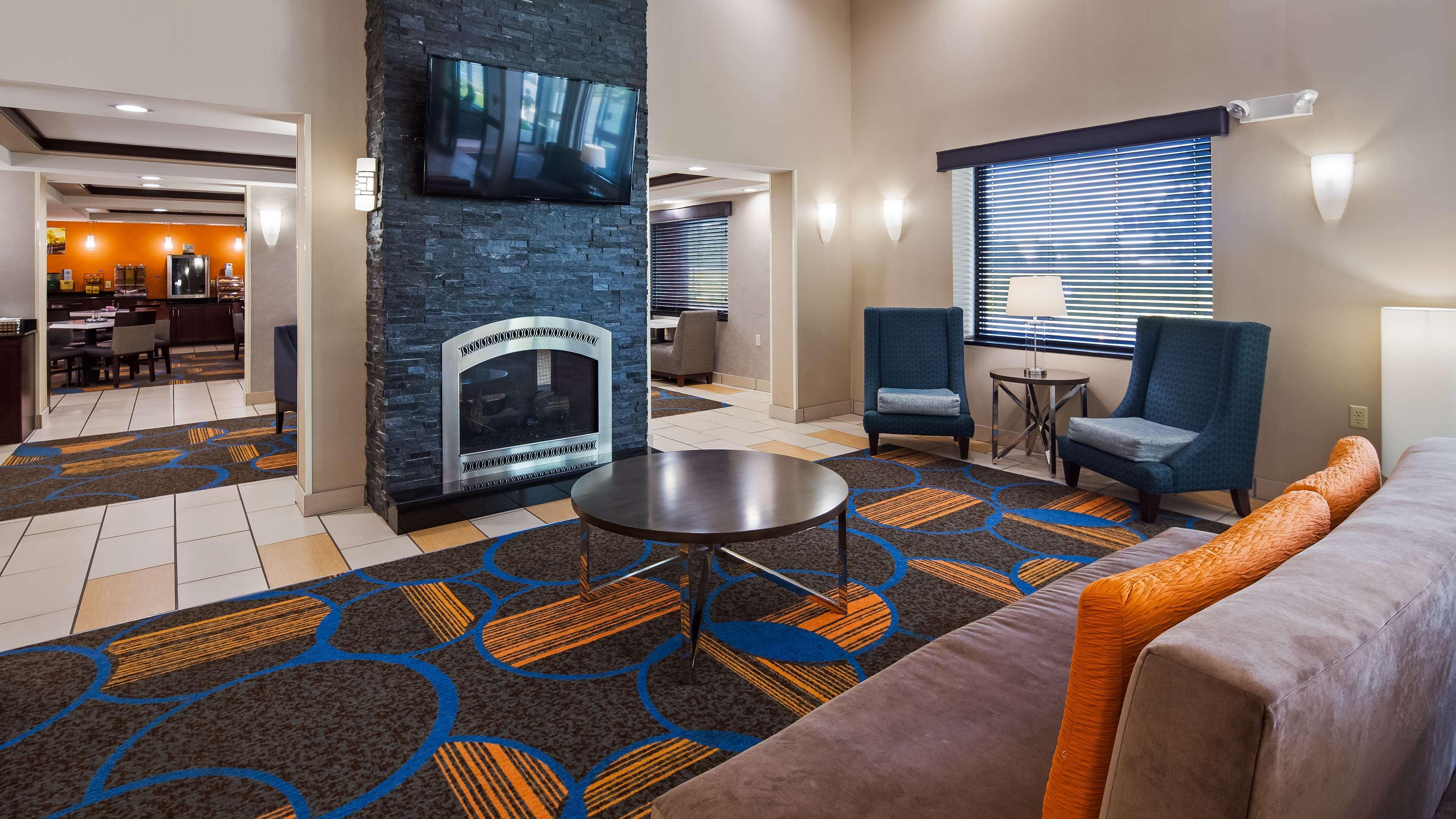 Best Western Plus Keene Hotel Интерьер фото