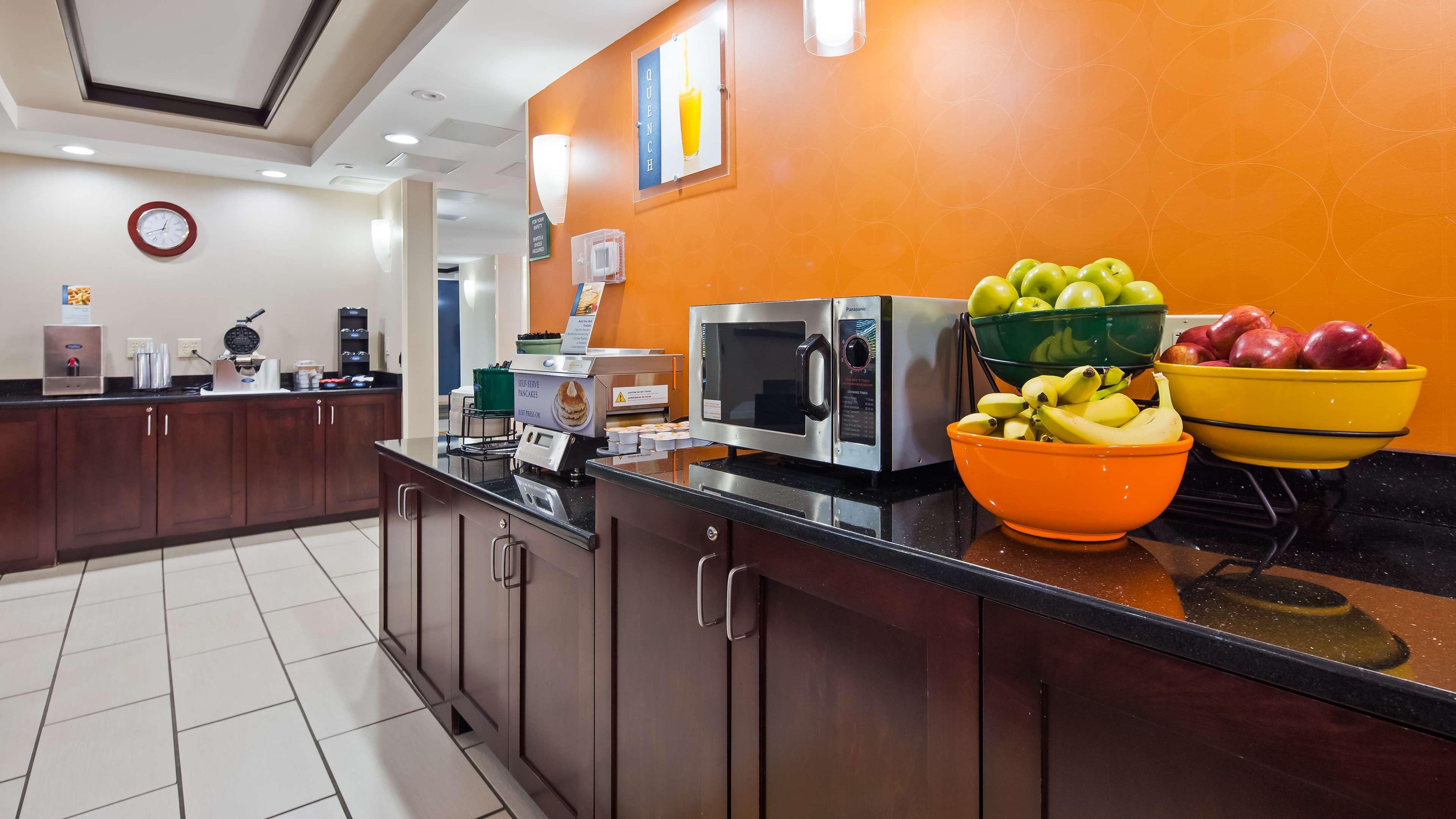 Best Western Plus Keene Hotel Экстерьер фото