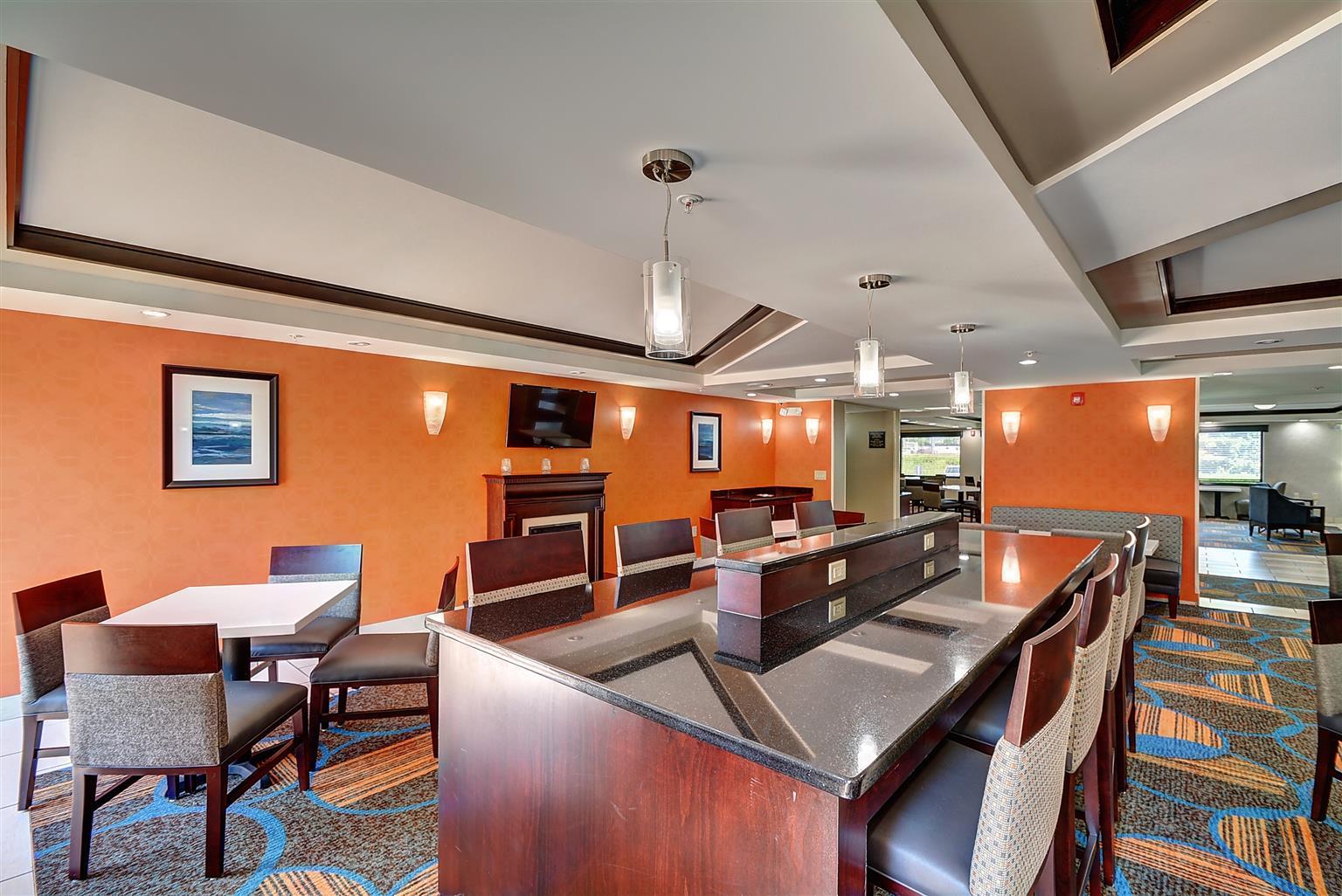Best Western Plus Keene Hotel Экстерьер фото